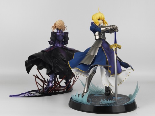 年轻人，你掉的是这个黑saber还是蓝saber？