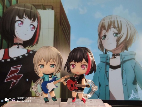 摩~卡~酱~要~和ran~贴~贴~