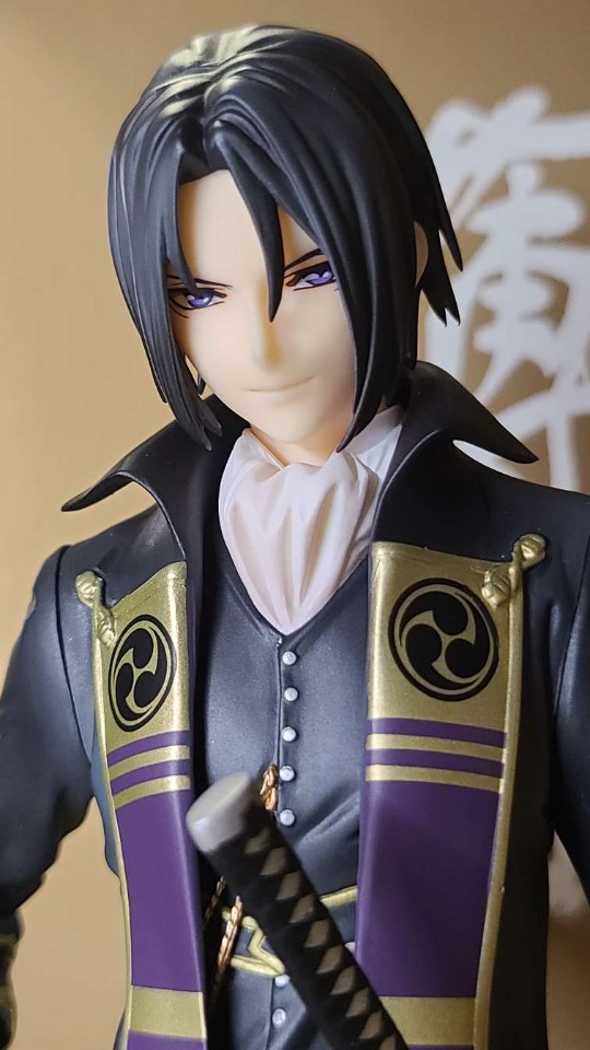 因为没有羽织版只好入洋服版了！