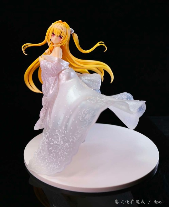 F:NEX小暗，这款没有说的做的那么差，比较有争议的还是衣服，肤色看起来很光滑看起来真的很舒服，小娇羞脸把握的很好，值了