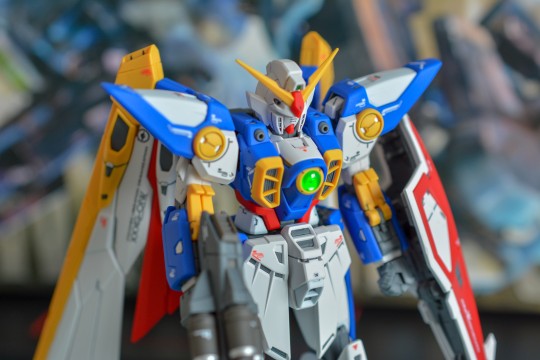 万代 RG 飞翼高达