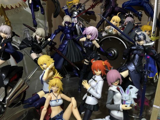 混进姑妈堆里毫无违和