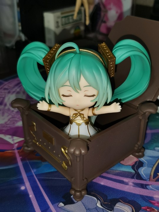 要亲亲才肯出来