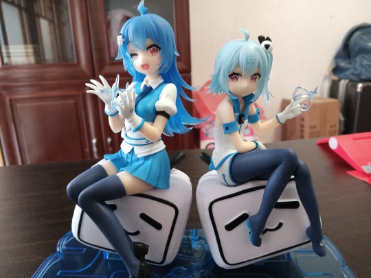 这眼睛是觉醒了万花筒写轮眼吗？