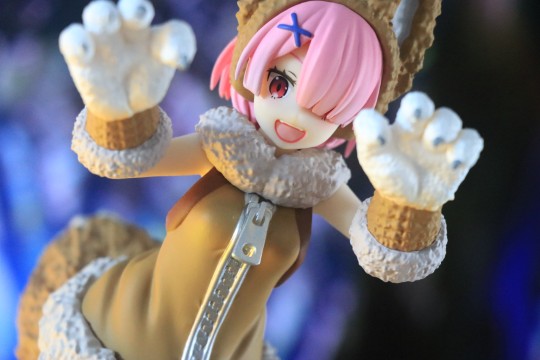 嗷呜\(*ΦωΦ)ﾉ吃惹你！