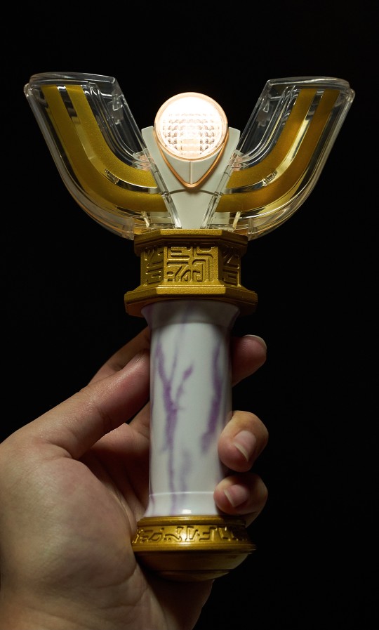 “我相信人类一定可以用自己的力量带来光明”