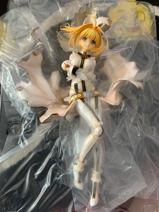 飘起来的尼禄还是很好看的