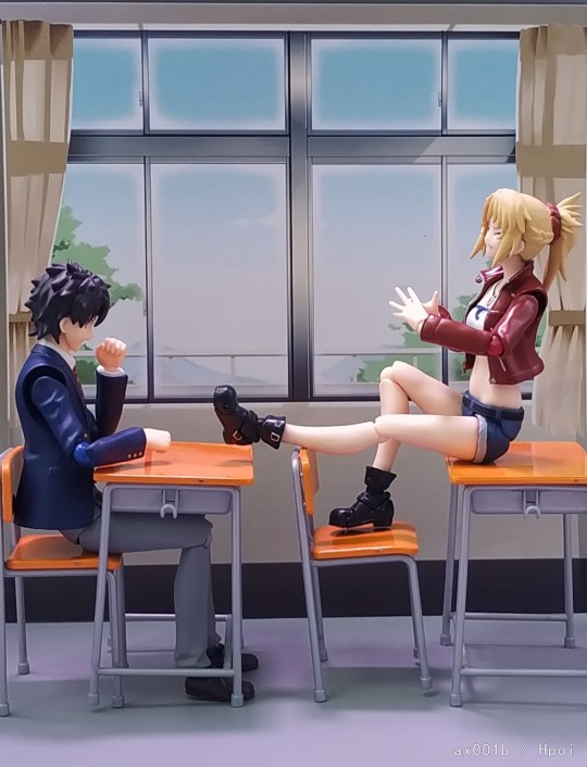 【室内组】上学不穿校服的小莫