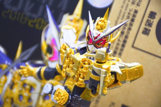 这次万代表现还行 除了腰带