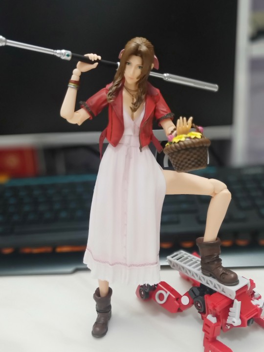 不买了这篮子花休想从这过去