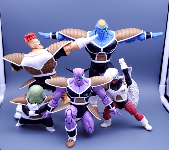 基纽特战队巴特＆古鲁多