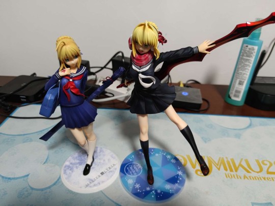 随拍-大A阿尔托莉雅御主与qq尼禄冬服