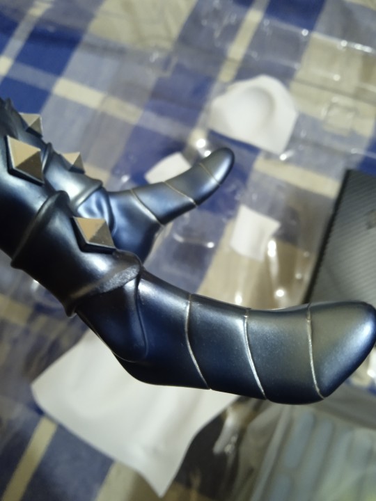 右脚踝边缘打磨不顺滑，看着毛糙是我中奖了吗？