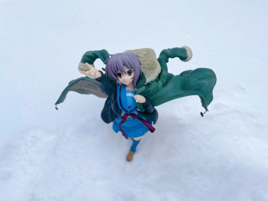 雪、無音、窓辺にて