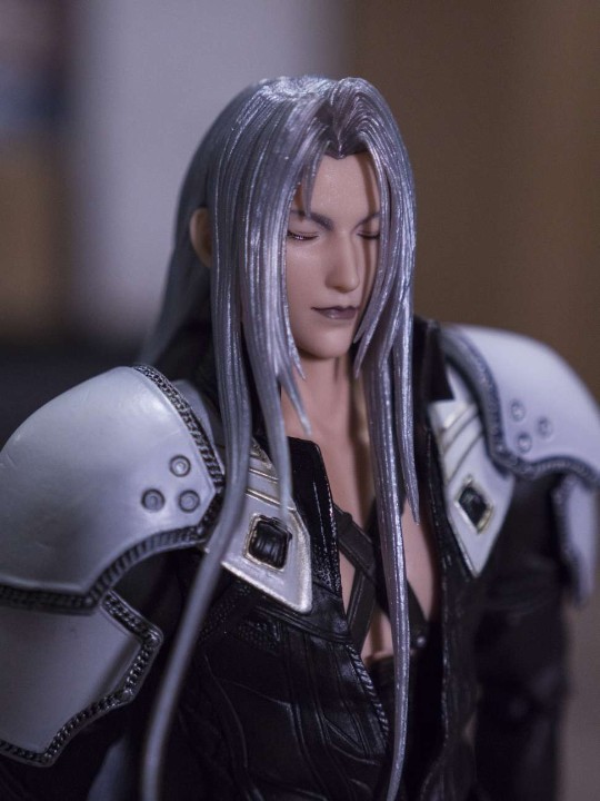 推荐大家把两刘海掰开点，自然很多，另外老款是真神颜，现在看也毫不过时