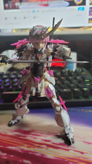 补一下拼好的机娘未发图，异色骗钱寿屋和万代学的