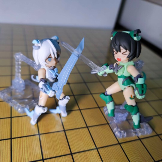 桌面军队 B-121[FS]ｓSylphy II (4 Series)