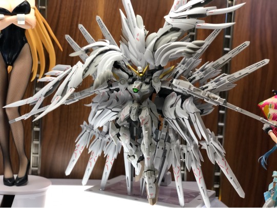 打了十根铜桩才能像个人样儿的cxx飞翼