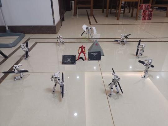 海洋堂027二号机，118量产机，万代NERV基地