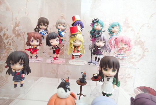 邦邦粘土人摆拍