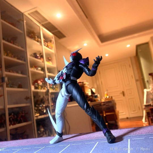 真骨雕 假面骑士W·暴龙小丑（獠牙王牌）