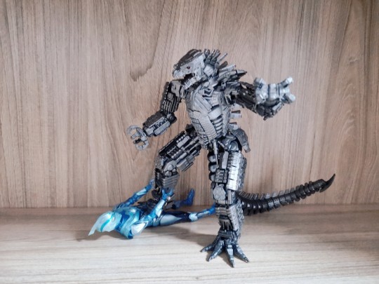 机械G很帅，压迫感十足