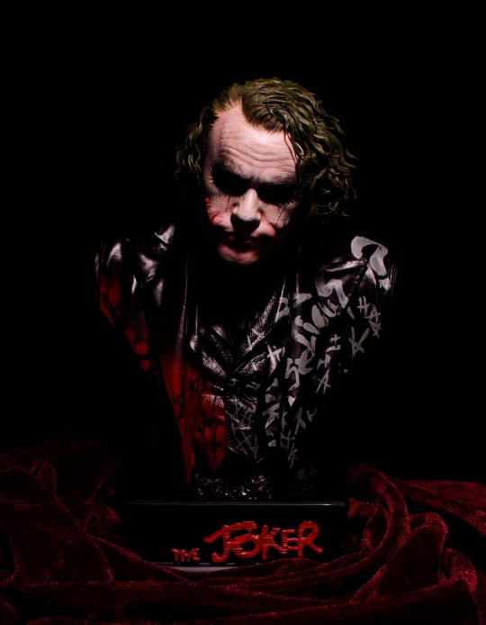 年轻人第一款胸像