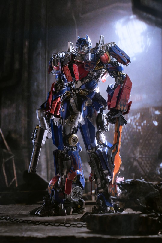 Threezero变2擎天柱