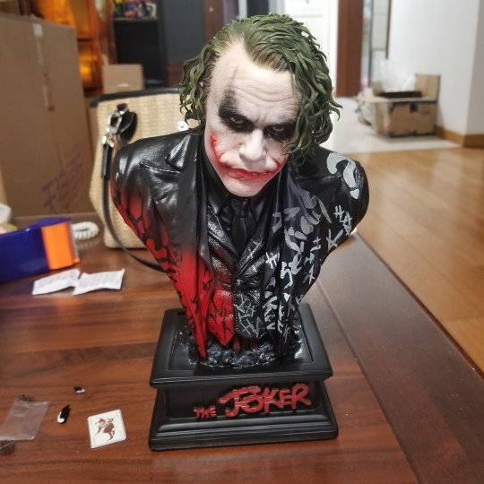 年轻人的第一座雕像