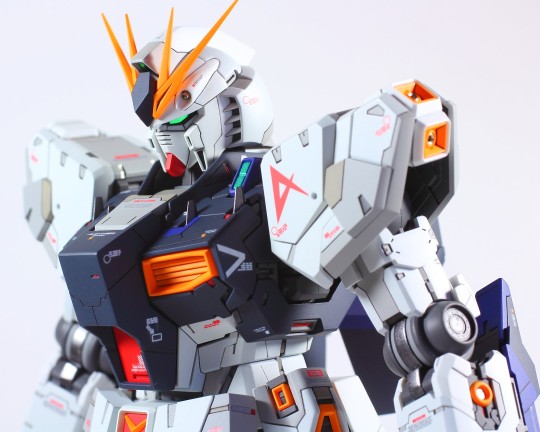 继续机器人哈，表面处理太丝滑了