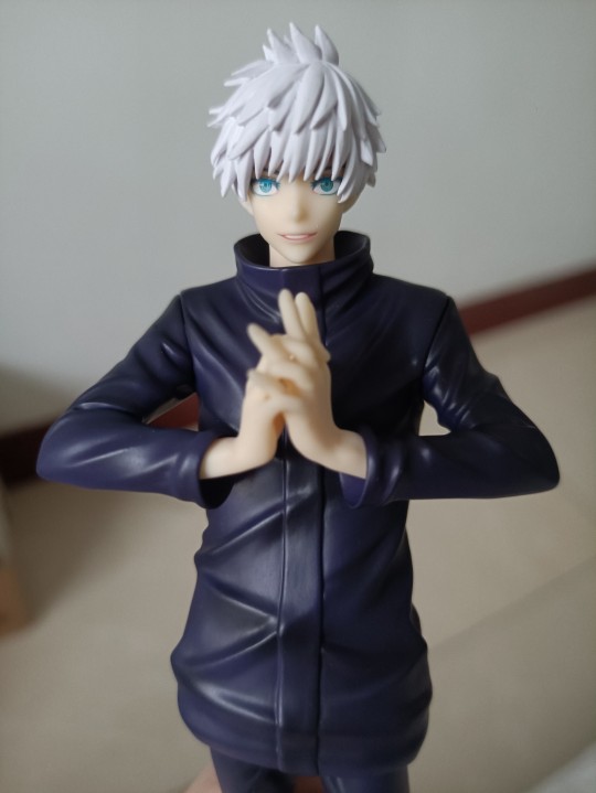 很难说五条悟不是受到了什么诅咒