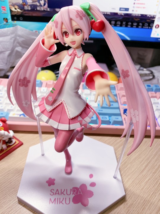 2022樱初音衣服有粉色珠光哦