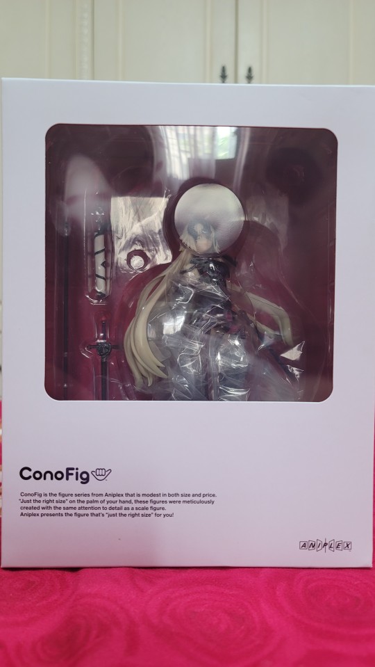 A跌黑贞，比例小了点远看还行