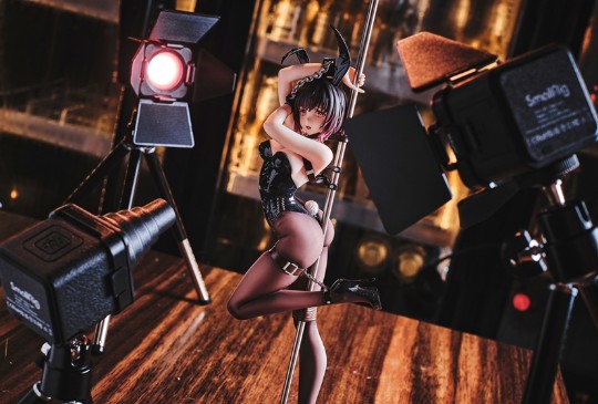 束缚兔女郎 ○香