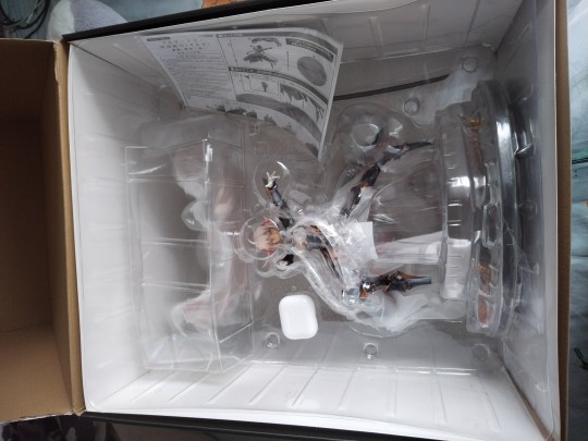 总之非常巨大，柜子放不下回盒了