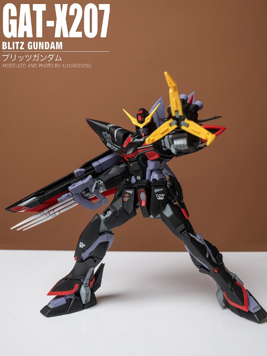 万代MG迅雷高达