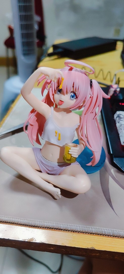 吃蜂蜜的米莉姆