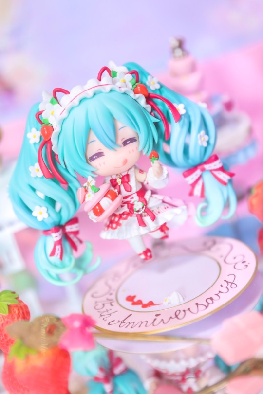 你这样的小草莓我一口一个！Miku15周年粘土人
