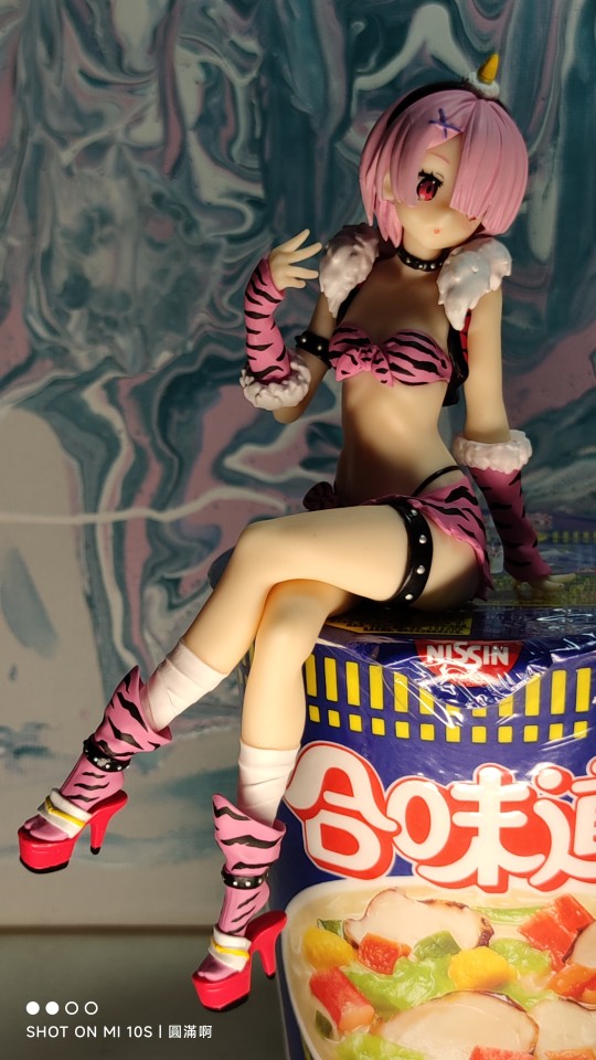 福利社 泡面压 零 拉姆