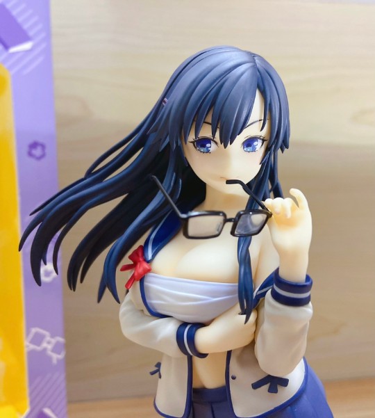 献给最美的三色院堇子