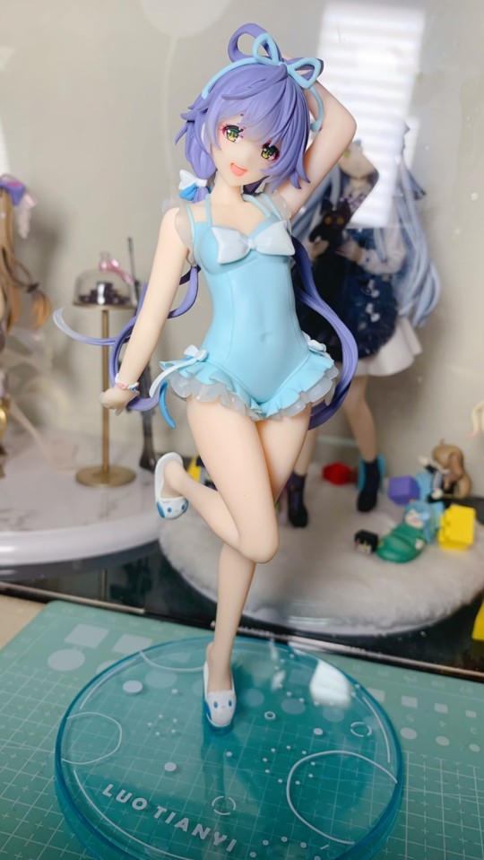 洛天依泳衣景品手机渣拍