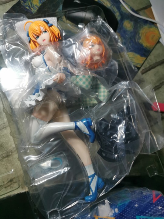 普通露出？明明是18- !