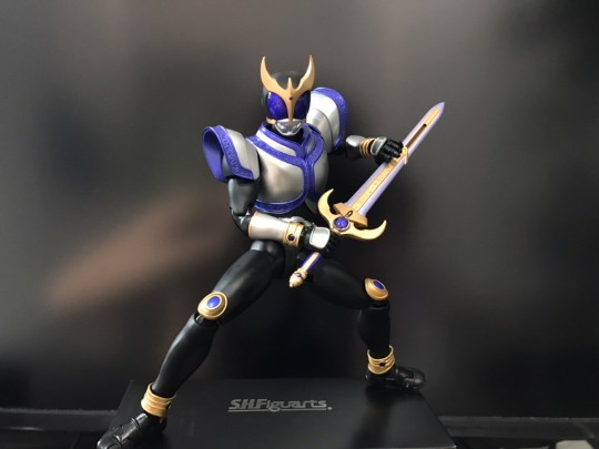 逢邪物现，即着以钢铁之盔甲，以破地之势斩断邪恶的战士