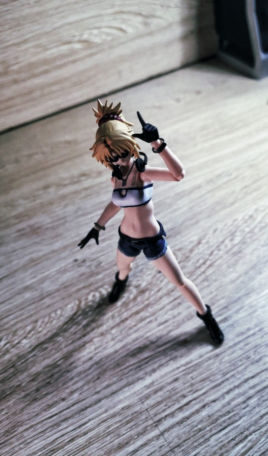 “赤”のセイバ一！！！