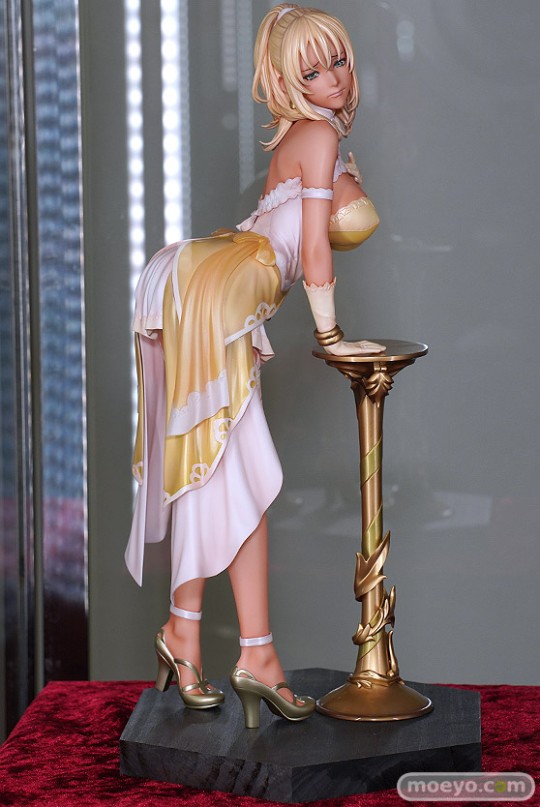 这嘴巴看上去怎么这么别扭