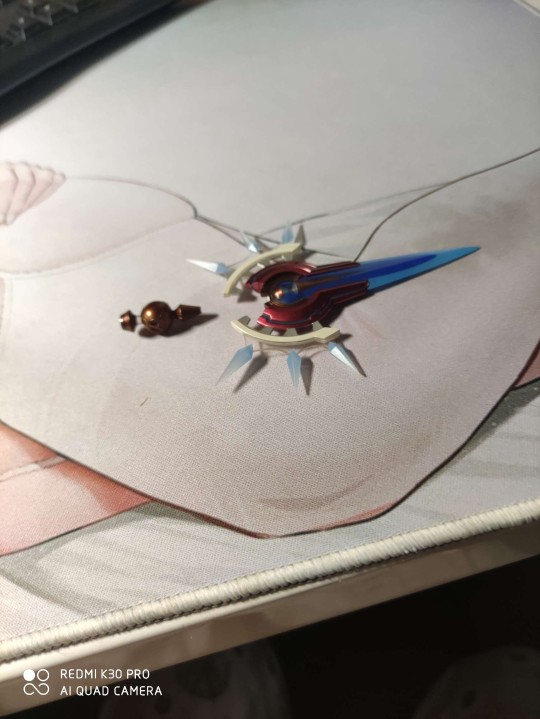 这梅莉亚的枪头掉了，可以粘上吗？