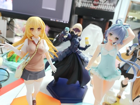 taito洛天依  泳装