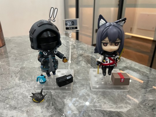 明日方舟 头大的爷和德克萨斯