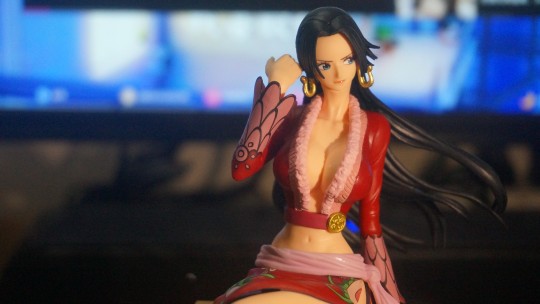 女帝  眼镜厂合模线非常明显。还是taito好一点