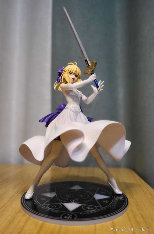 白礼服saber